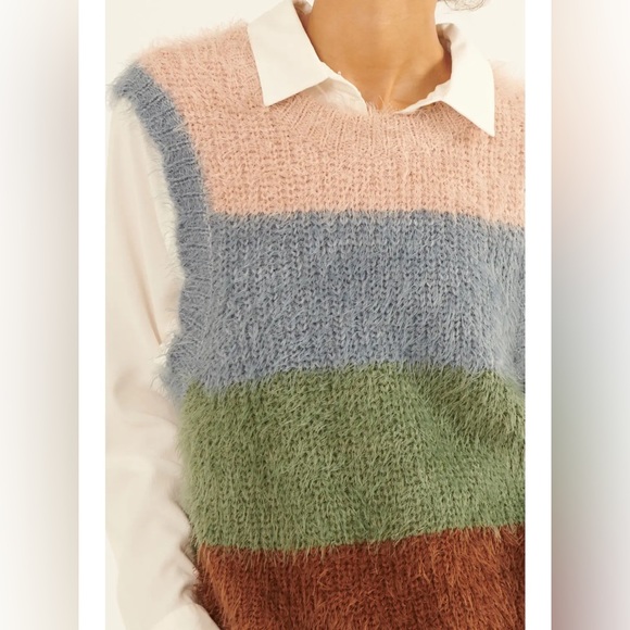 Furry Knit Colorblock Sweater Vest in Green-Brown - Picture 5 of 9